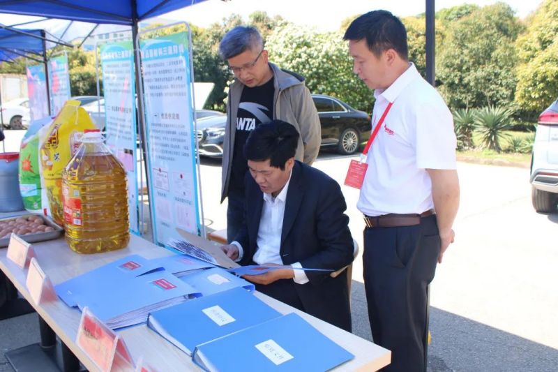 湖南鐘情餐飲管理有限責任公司,餐飲管理,鐘情餐飲管理,團體膳食,大學食堂,學院食堂,學校餐飲
