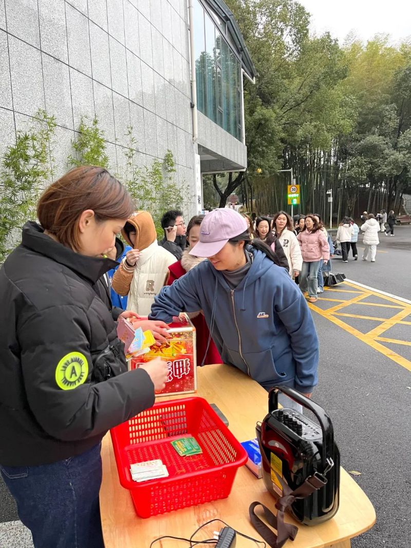湖南鐘情餐飲管理有限責任公司,餐飲管理,鐘情餐飲管理,團體膳食,大學食堂,學院食堂,學校餐飲