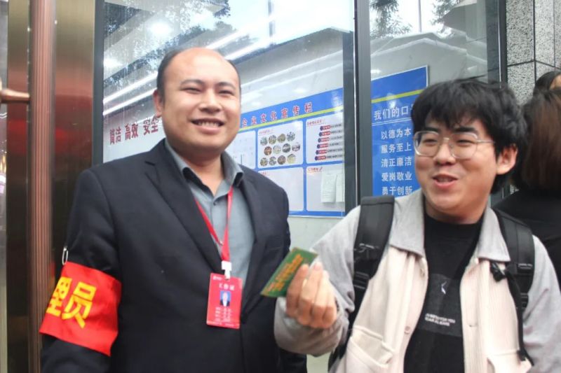 湖南鐘情餐飲管理有限責任公司,餐飲管理,鐘情餐飲管理,團體膳食,大學食堂,學院食堂,學校餐飲