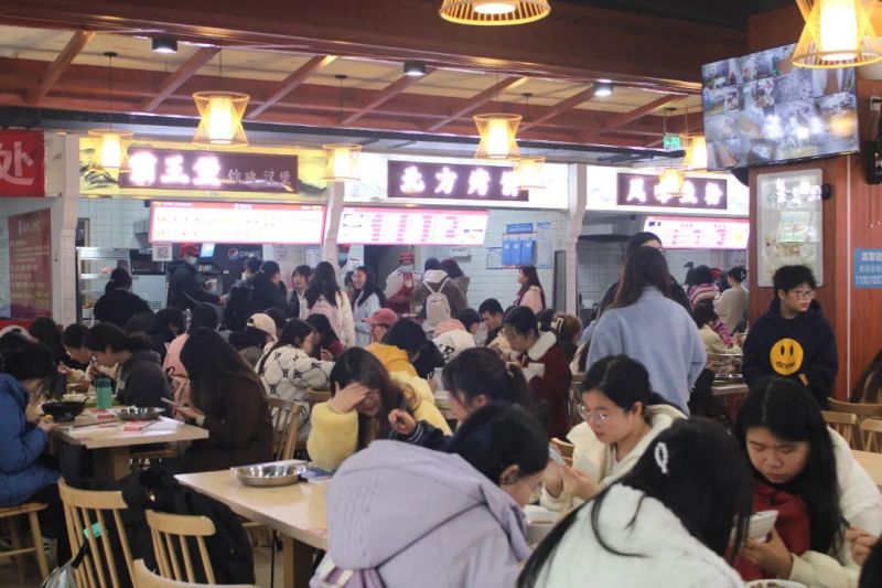 湖南鐘情餐飲管理有限責任公司,餐飲管理,鐘情餐飲管理,團體膳食,大學食堂,學院食堂,學校餐飲