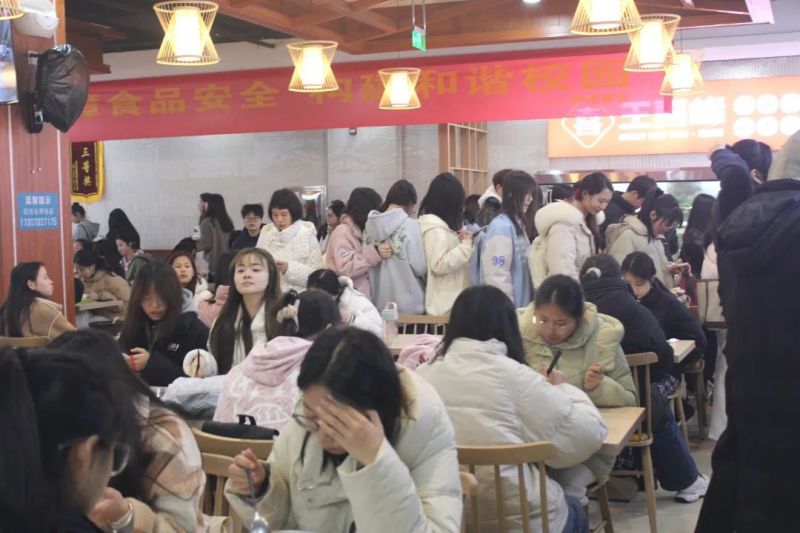 湖南鐘情餐飲管理有限責任公司,餐飲管理,鐘情餐飲管理,團體膳食,大學食堂,學院食堂,學校餐飲